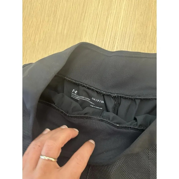 Under Armour Warrior Mesh Layer Womens Training Shorts Black Gym SIZE SMALL - Picture 6 of 10